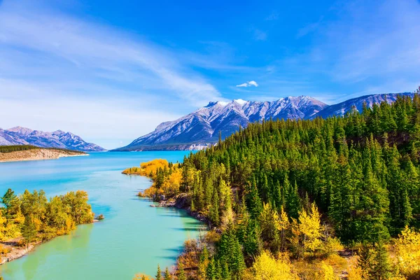 The picturesque Abraham lake — Stock Photo, Image