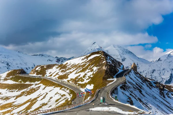 Estrada de montanha panorâmica alpina — Fotografia de Stock