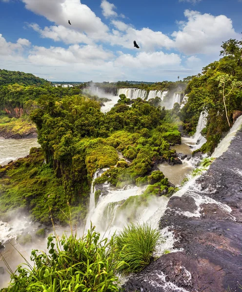 Pintorescas repisas basálticas — Foto de Stock