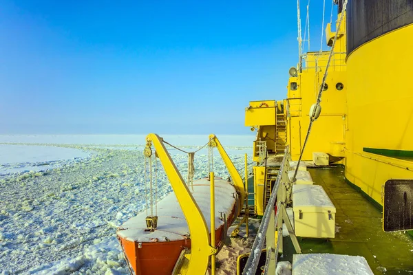 Eisbrecher im arktischen Meer — Stockfoto