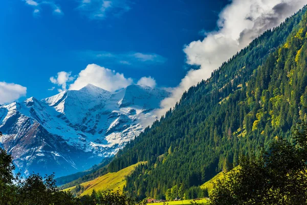 Lente in de Oostenrijkse Alpen — Stockfoto