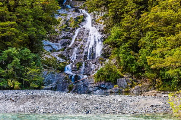 Cascata Pittoresca Montagna Viaggio Esotico Nuova Zelanda Concetto Turismo Attivo — Foto Stock