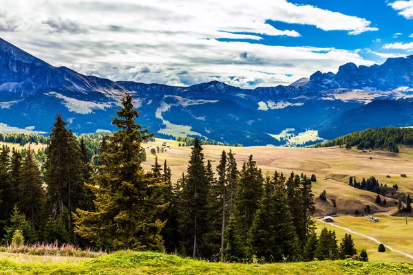 Dolomites Italy Sunny Day Photographing Hiking Magnificent Rocky Ridge Borders — Stock Photo, Image