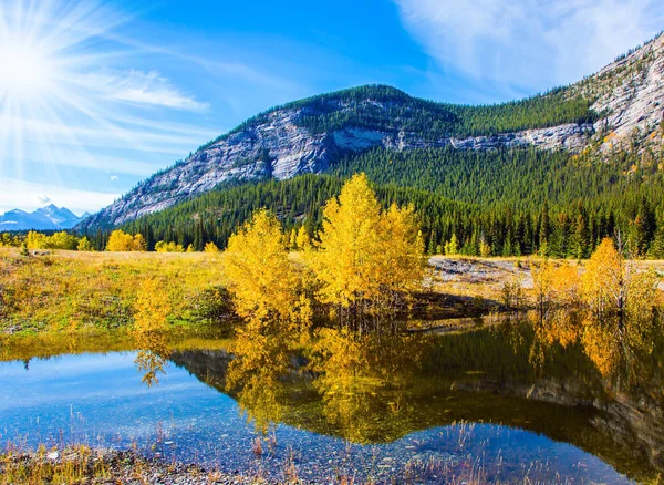 Herfst Vloed Van Abraham Meer Rocky Mountains Van Canada Concept — Stockfoto