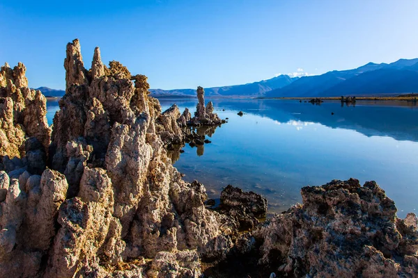 California Estados Unidos Pintoresco Lago Con Torres Cal Toba Forma — Foto de Stock