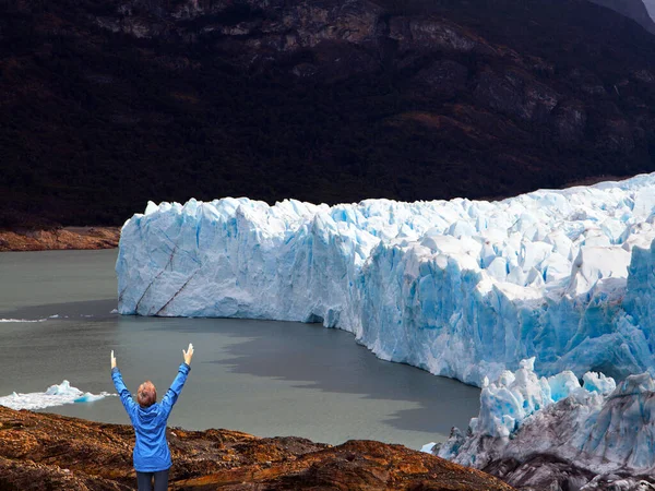 Patagonya Egzotik Aşırı Turizm Kavramı Dağ Vadisindeki Eşsiz Göl Buzul — Stok fotoğraf
