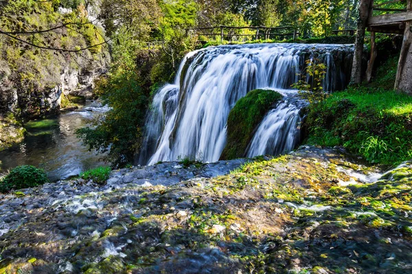 Malerische Wasserfallkaskaden Fluss Sluncica Prächtiges Südeuropa Kroatien Kleine Stadt Slunj — Stockfoto