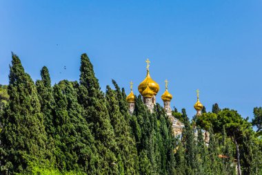 Gethsemane 'deki St. Mary Magdalen Altın Kubbeleri Kilisesi. Doğu Kudüs 'teki Rus Ortodoks Kilisesi. Selvi Sokağı. Tarihi, dini ve etnografik turizm kavramı