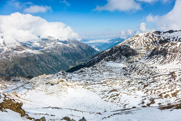 Grossglocknerstrasse Alpes Austríacos Turnos Serpentina Montanha Dia Nublado Frio Nas — Fotografia de Stock