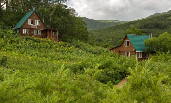 Гостевые дома в Долине гейзеров . — стоковое фото
