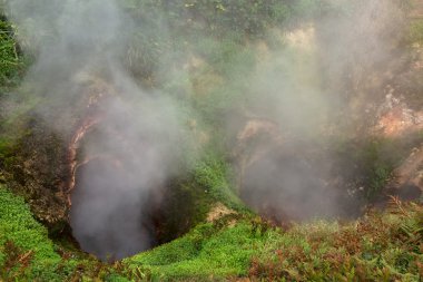 Vrata Ada geçit cehennem Şofben Geysers vadi içinde.