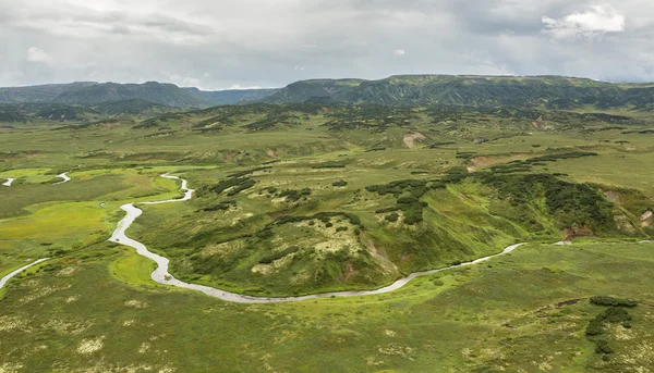 Kronotsky naturreservat på Kamtjatkahalvön. Visa från helikopter. — Stockfoto