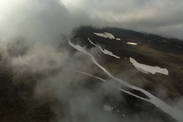 Mutnovsky es un complejo volcánico situado en la parte sur de la península de Kamchatka. . —  Fotos de Stock