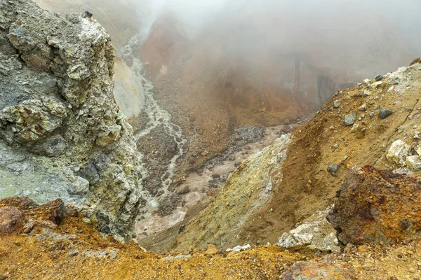 Stream from melting of glaciers on the active volcano Mutnovsky. — Stock Photo, Image