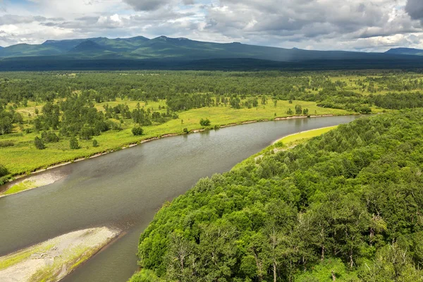 Ποταμός Ζουπάνοβα. Kronotsky Nature Reserve στη χερσόνησο Kamchatka. — Φωτογραφία Αρχείου