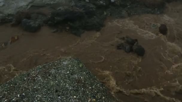 Strom aus dem Schmelzen der Gletscher auf dem aktiven Vulkan mutnovsky Stock Footage Video — Stockvideo