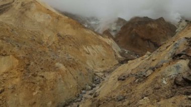 Aktif yanardağ Mutnovsky stok görüntüleri video üzerinde buzullar erime üzerinden akışı