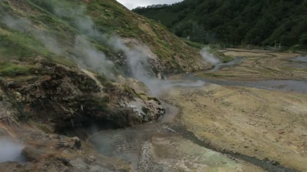 Valle de los Géiseres en la Península de Kamchatka — Vídeo de stock