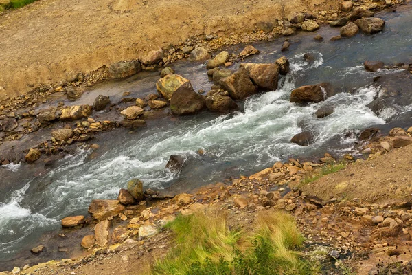 Río Geysernaya en Valle de los Géiseres . —  Fotos de Stock