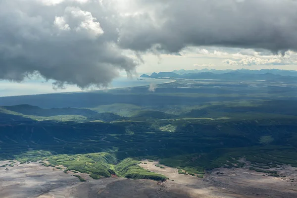 Vulcão Caldera Maly Semyachik. Reserva Natural de Kronotsky na Península de Kamchatka . — Fotografia de Stock