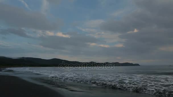 Bahía de Zavoiko en el Océano Pacífico . — Vídeos de Stock