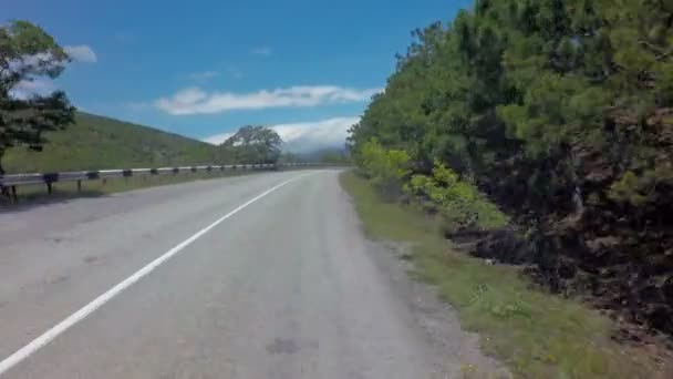 Autotravel Summer south of Crimea. Beautiful serpentine mountain roads. — Stock Video