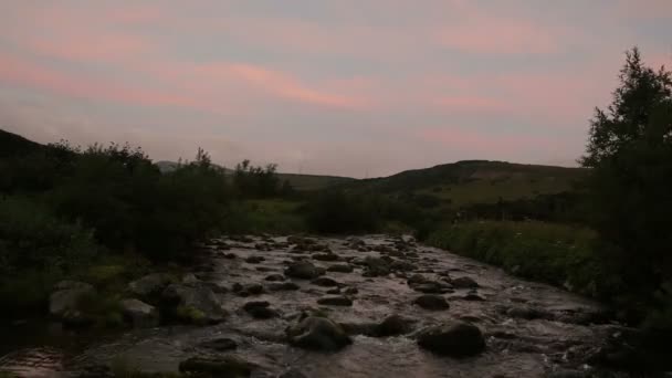 Wschód słońca nad creek Spokoiny Stockowy wideo — Wideo stockowe