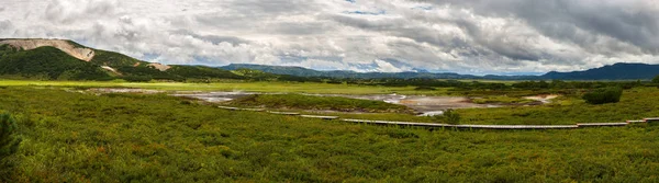 Uzon Caldera panorámája. Kronotszkij Természetvédelmi Terület — Stock Fotó