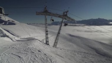 Telesiyej 4 Kişilik Rosa tepe 2320 metre deniz seviyesinden ski resort stok görüntüleri video