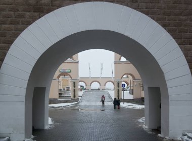 Duvara yakın soğutucu camekan Panorama otelin üst Gorod - mevsim tatil beldesi deniz seviyesinden 960 metre