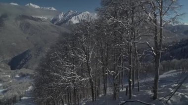 Kuzey yamaç Aibga Ridge, Batı Kafkasya, Rosa Khutor Alpine Resort stok görüntüleri video