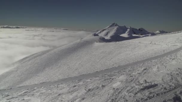 Südhang des rosa Gipfels 2320 Meter über dem Meeresspiegel im Skigebiet Stock Footage Video — Stockvideo