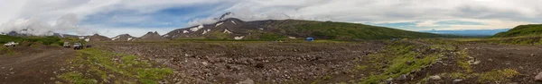 Panorama skupiny Avachinskaya Sopka na poloostrově Kamčatka — Stock fotografie