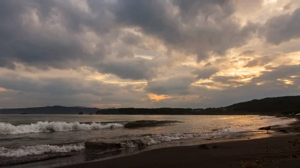 Zavoiko Bay in the Pacific Ocean on outskirts of city Petropavlovsk-Kamchatsky — Stock Photo, Image