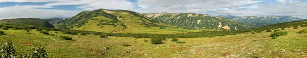 Schönes Sommerpanorama des Wilutschinski-Passes — Stockfoto