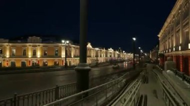 Gece şehir Omsk. Yenilenmiş tarihi Lenina street. Timelapse stok görüntüleri video