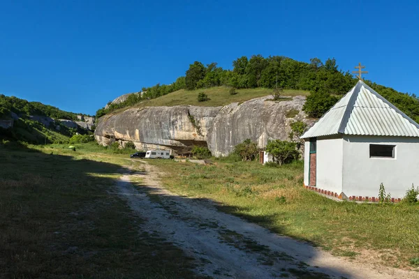 Kápolna Cave City, Cherkez-Kermen-völgyben, Crimea — Stock Fotó