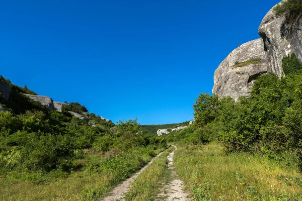 Σπήλαιο πόλη στην κοιλάδα του Cherkez-Κερμέν, Κριμαία — Φωτογραφία Αρχείου