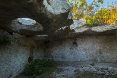 Şehir Bahçesaray Rayonu, Crimea Bakla mağara.