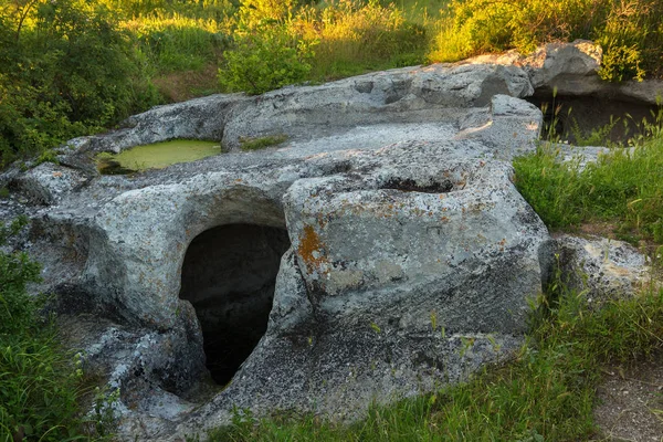 Печерні міста Бакла в Бахчисарайський район, Крим. — стокове фото