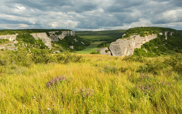 Güzel görünüm için Cave City Eski-Kermen Kırım'yukarıdan — Stok fotoğraf