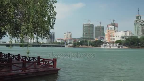 海南島ストック映像ビデオの三亜市三亜川の堤防 — ストック動画