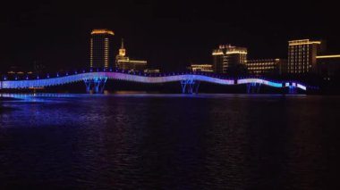 Sanya nehir zaman atlamalı stok görüntüleri video arasında yeni yaya köprüsü gökkuşağı gece aydınlatma