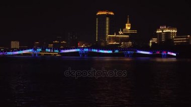 Sanya nehir zaman atlamalı stok görüntüleri video arasında yeni yaya köprüsü gökkuşağı gece aydınlatma