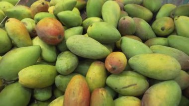 Mango süpermarket stok görüntüleri video sattı