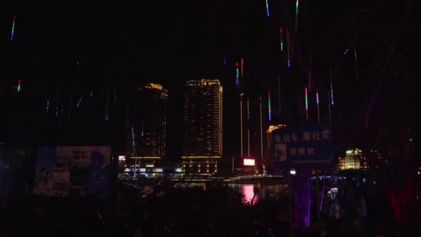 Pięknej nocy oświetlenie na Sanya rzeki nasyp Stockowy wideo — Wideo stockowe