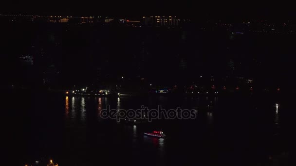 Natt belysning på konstgjorda skärgården Phoenix Island view från den Luhuitou Park time lapse arkivfilmer video — Stockvideo