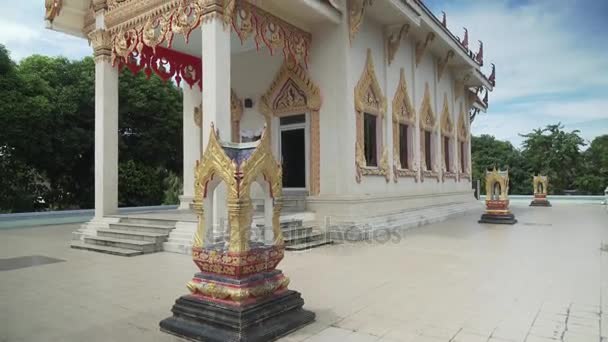 Templo Wat Khunaram en Koh Samui en Tailandia archivo de vídeo — Vídeo de stock