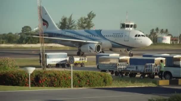 Unique Samui International Airport en plein air stock footage video — Video