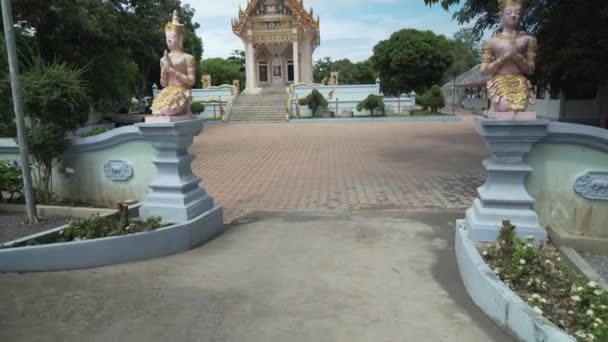 Świątynia Wat Khunaram na Koh Samui Tajlandia Stockowy wideo — Wideo stockowe